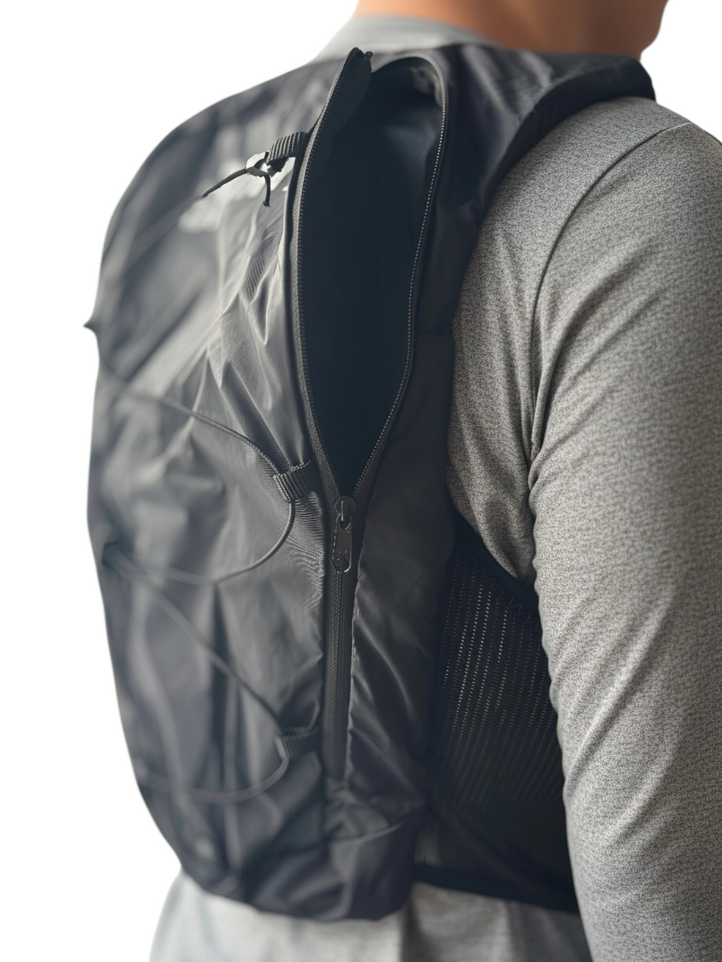 Sprinta løbevest bagfra i skrå vinkel på model